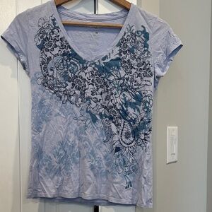New York & Company Light Blue Artistic Tee